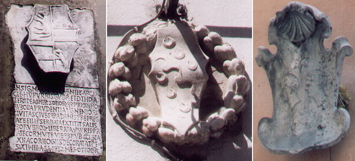 Coats of arms of the late XVth century (Agnelli), XVIth century (Cenci) and XVIIIth century (Lolli)