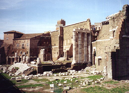 Ruine del Foro di Nerva