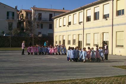 Immagini scuola 024.jpg (30353 byte)