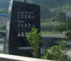 Benzina: 1,334€/l
