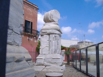 La base della colonna mancante