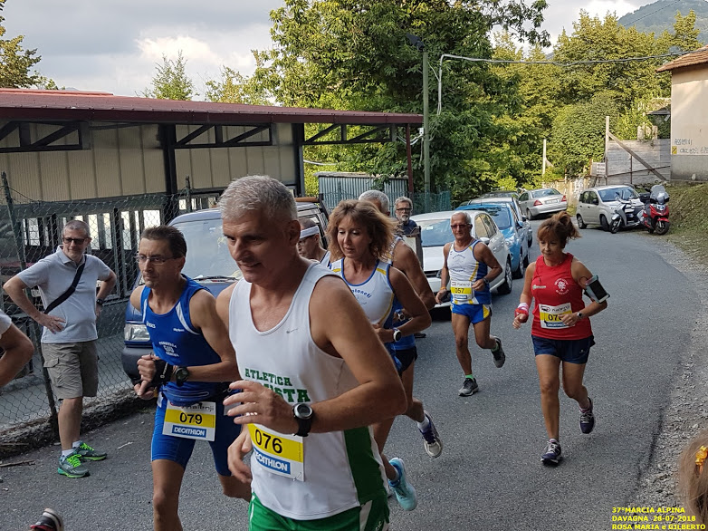 37^ marcia alpina a Davagna Paolo Quarantelli premiazione medaglia Gau fidal running