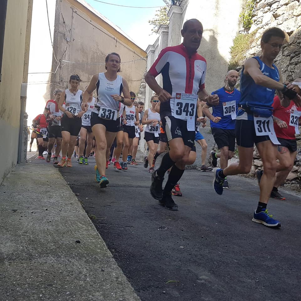 Paolo Quarantelli premiazione medaglia buono Gau fidal running marciaverde di aggio