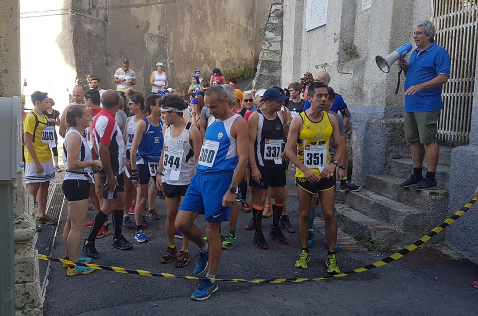 Paolo Quarantelli premiazione medaglia buono Gau fidal running marciaverde di aggio