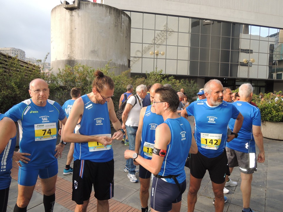 Paolo Quarantelli premiazione medaglia buono Gau fidal running staffetta valbisagno 5000x2