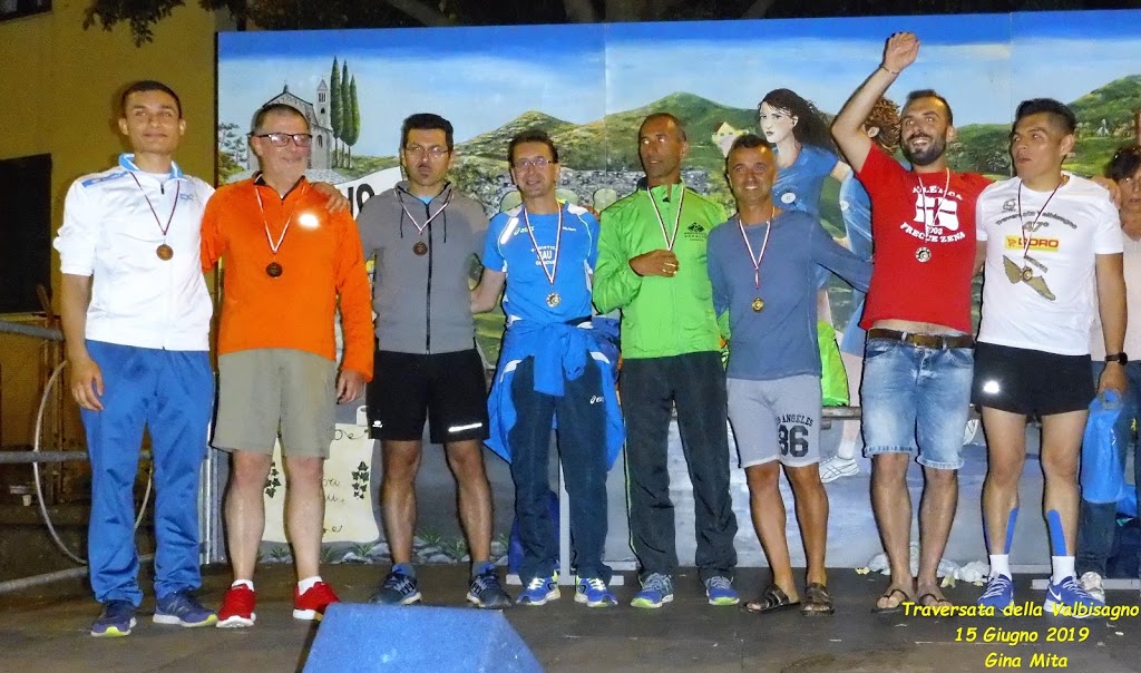 Paolo Quarantelli premiazione medaglia buono Gau fidal running staffetta valbisagno 5000x2