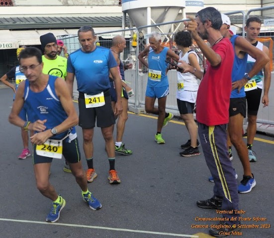 Vertical Tube sul Ponte Sifone a Genova Staglieno Paolo Quarantelli Gau fidal running podismo