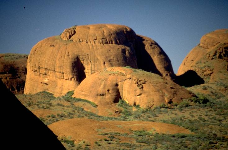 Kata Tjuta - rounded rocks